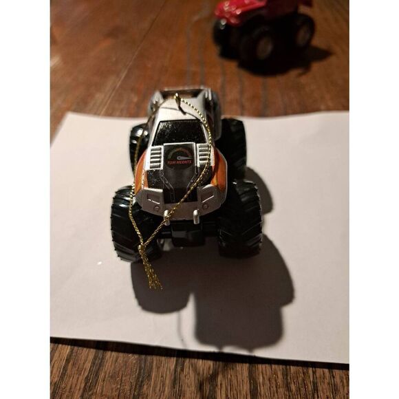 Monster Jam Ornaments El Toro Loco Max D + Hand-Painted Shatterproof Christmas - Picture 6 of 8